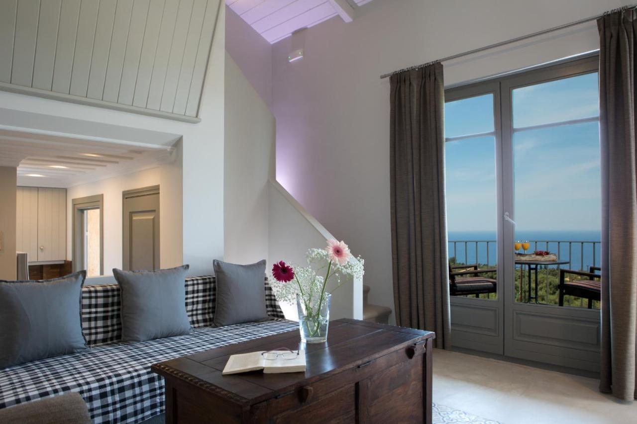 Acquaterra Villas Tsoukaladhes Bagian luar foto