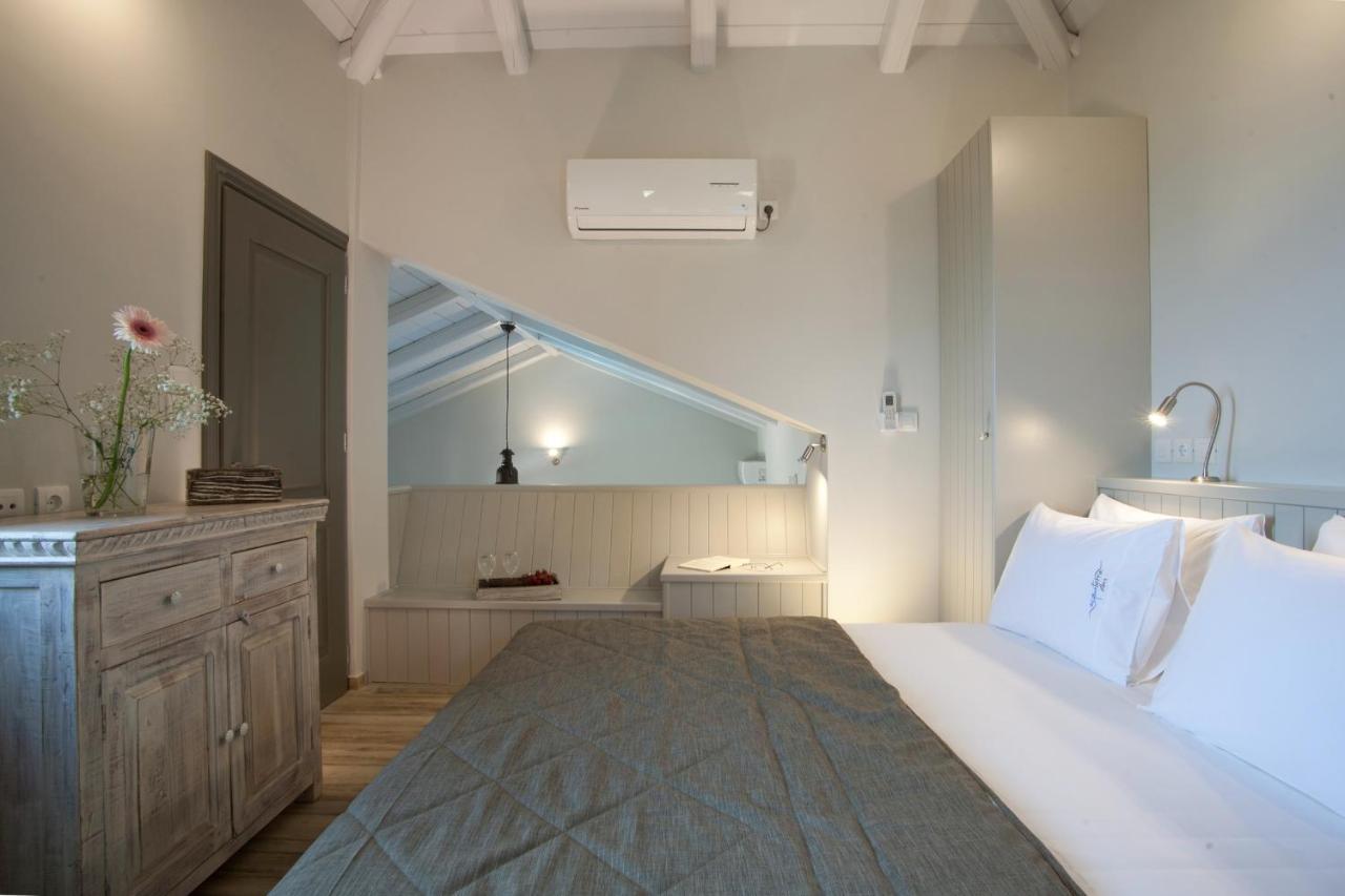 Acquaterra Villas Tsoukaladhes Bagian luar foto