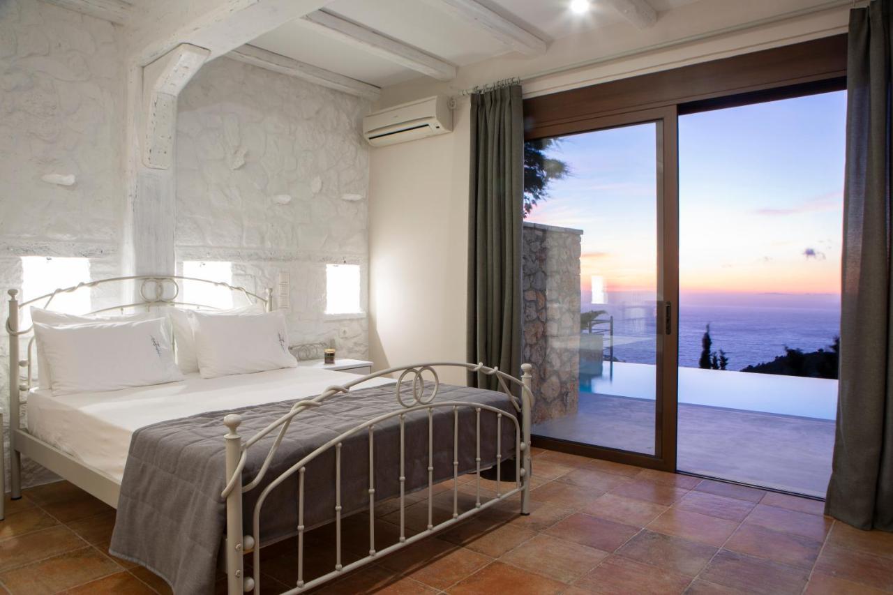 Acquaterra Villas Tsoukaladhes Bagian luar foto